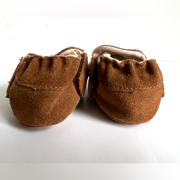 UGG Baby Booties/Crib Shoe - Picture 4 of 8